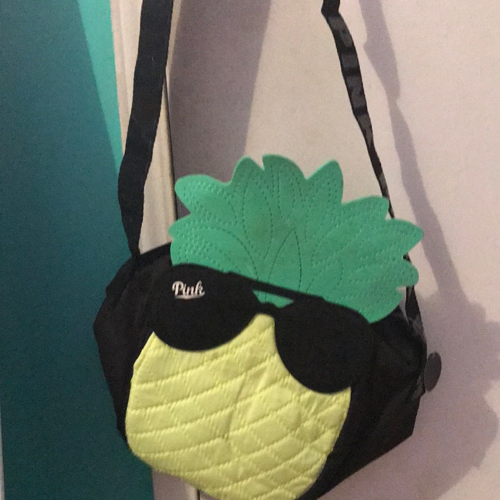 3 for 20 VS Pink Bag
